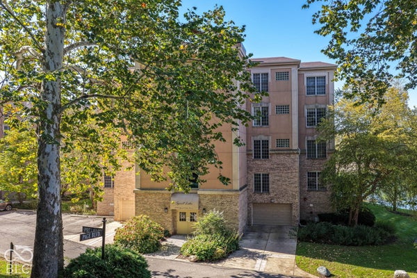 6770 SPIRIT LAKE DR UNIT 101, INDIANAPOLIS, IN 46220 - Image 61b0ba6052bd51629c8a2c57666690de/1123045862