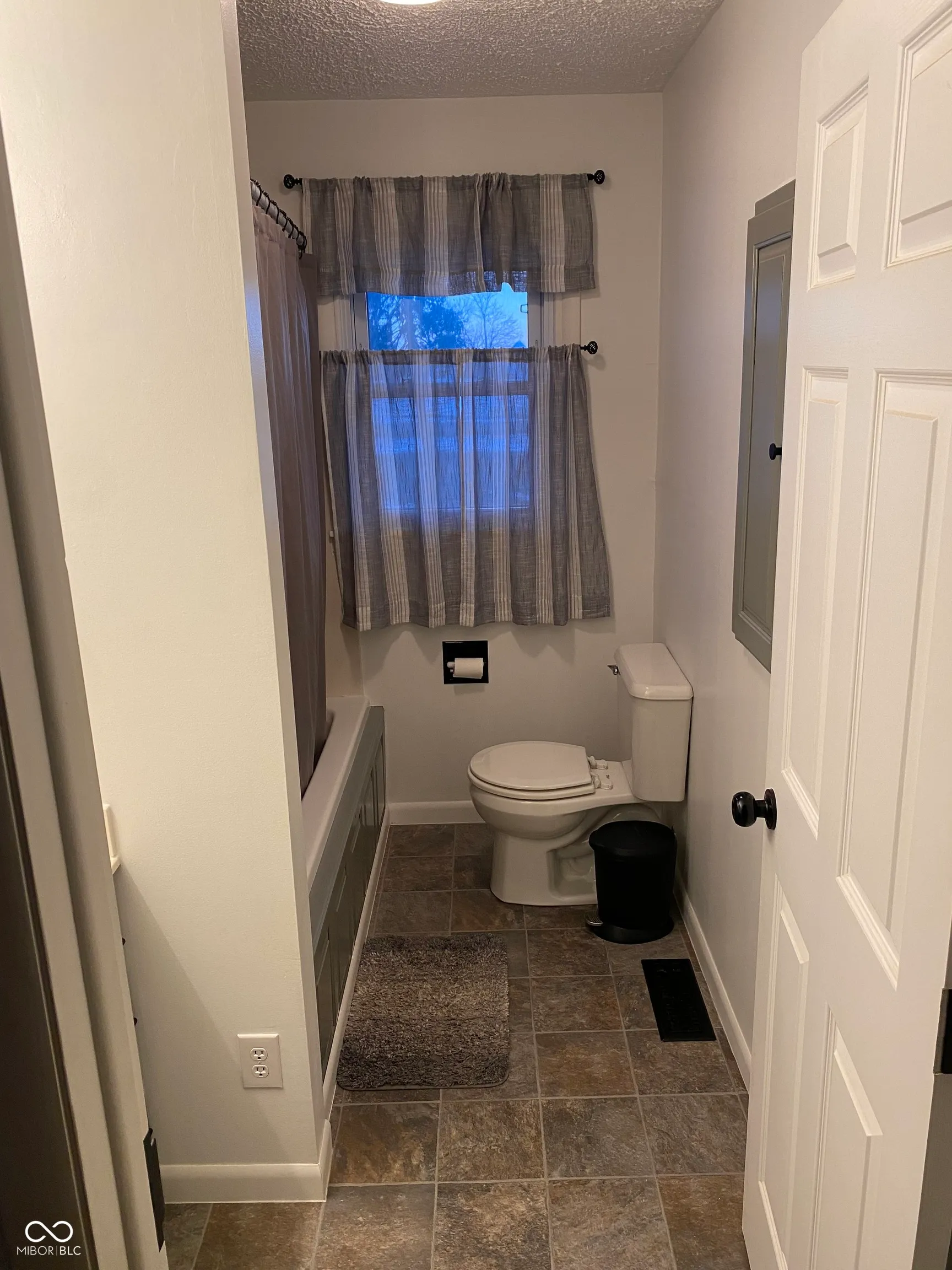 Lebanon, Indiana 46052, United States, 3 Bedrooms Bedrooms, ,1 BathroomBathrooms,Residential,Pending,5000