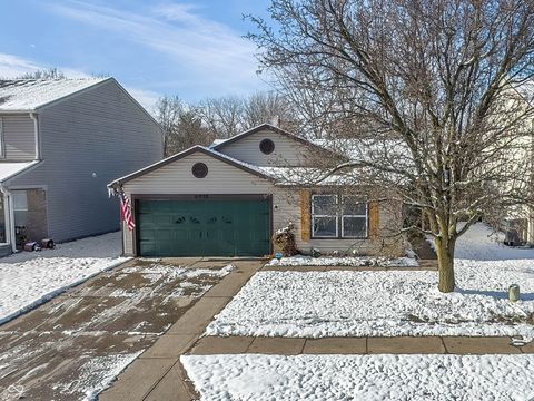 Photo of 4918 Flame Way, Indianapolis, IN 46254 (MLS # 22075637)
