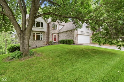 Photo of 9812 Covington Boulevard, Fishers, IN 46037 (MLS # 22104247)
