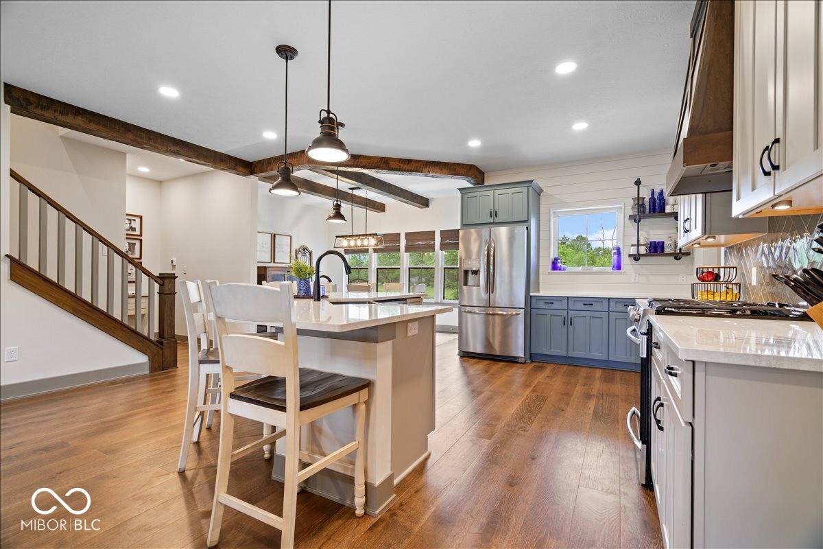 2090 W Bedrock Lane