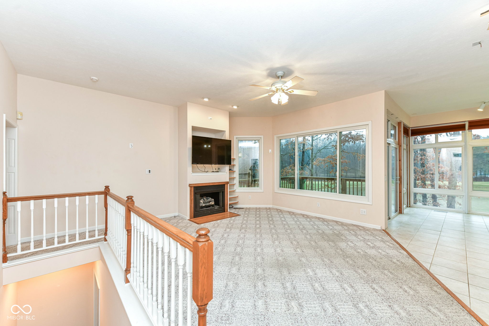 249 E Woodfield Lane