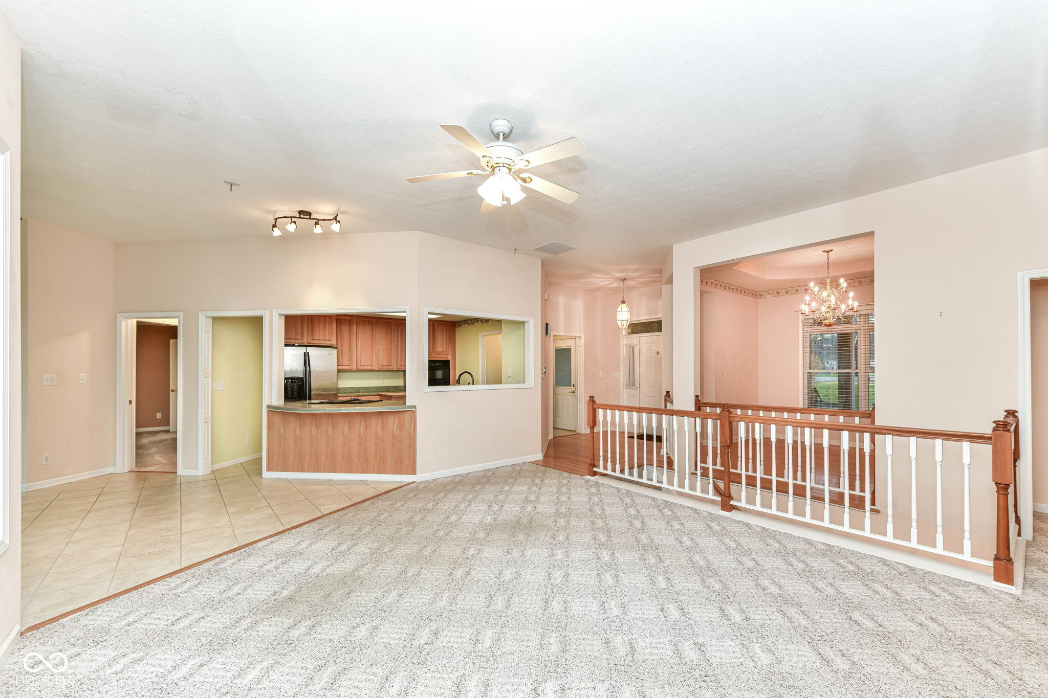 249 E Woodfield Lane