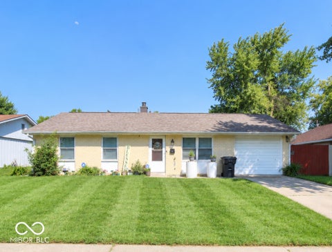 Photo of 9944 Catalina Drive, Indianapolis, IN 46235 (MLS # 22124605)