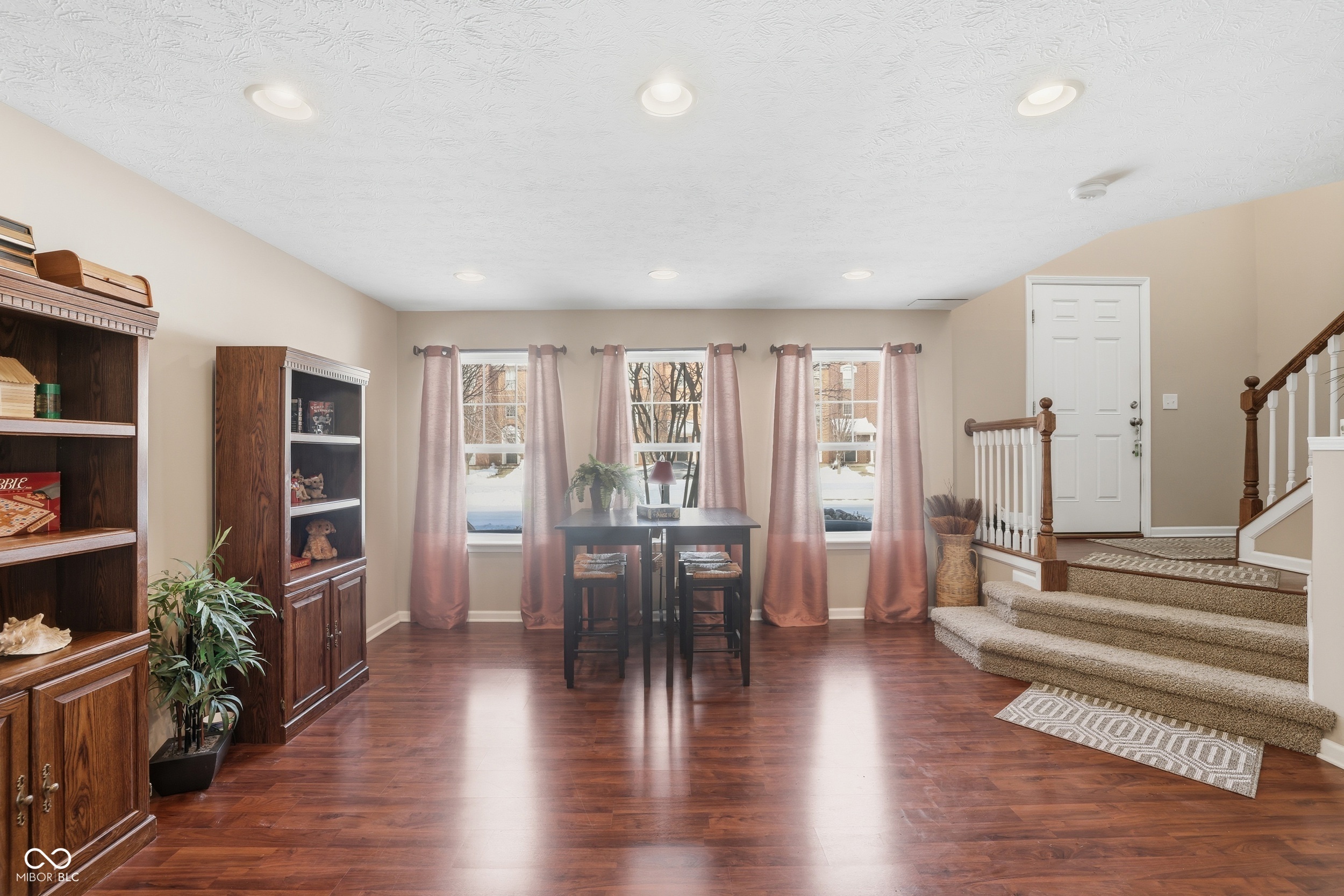 6343 Central Boulevard