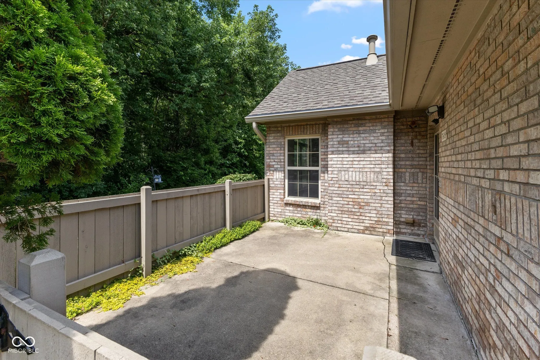 Indianapolis, Indiana 46227, United States, 2 Bedrooms Bedrooms, ,3 BathroomsBathrooms,Residential,Active,177640