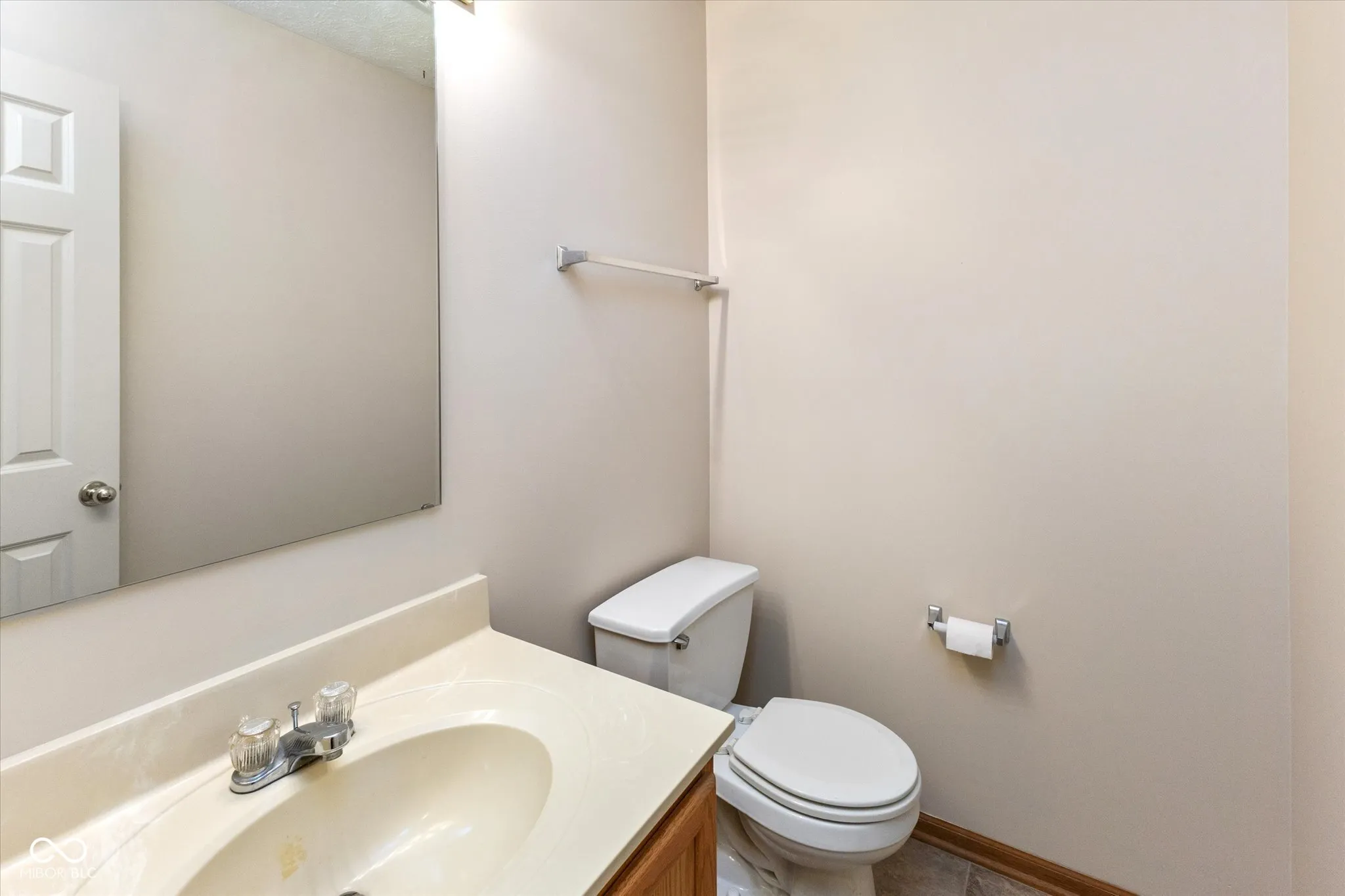 Indianapolis, Indiana 46227, United States, 2 Bedrooms Bedrooms, ,3 BathroomsBathrooms,Residential,Active,177640