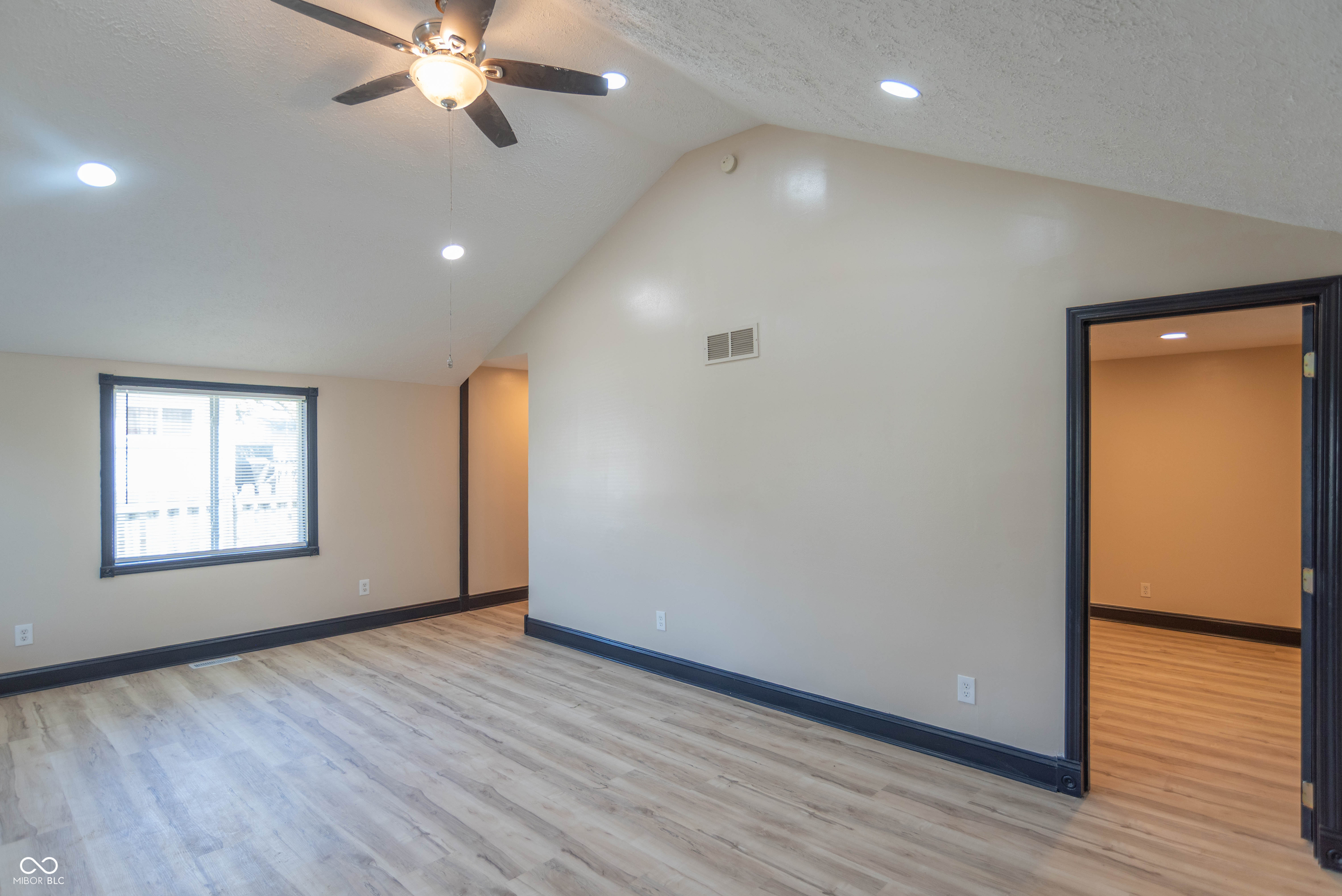 55 N 15th Avenue