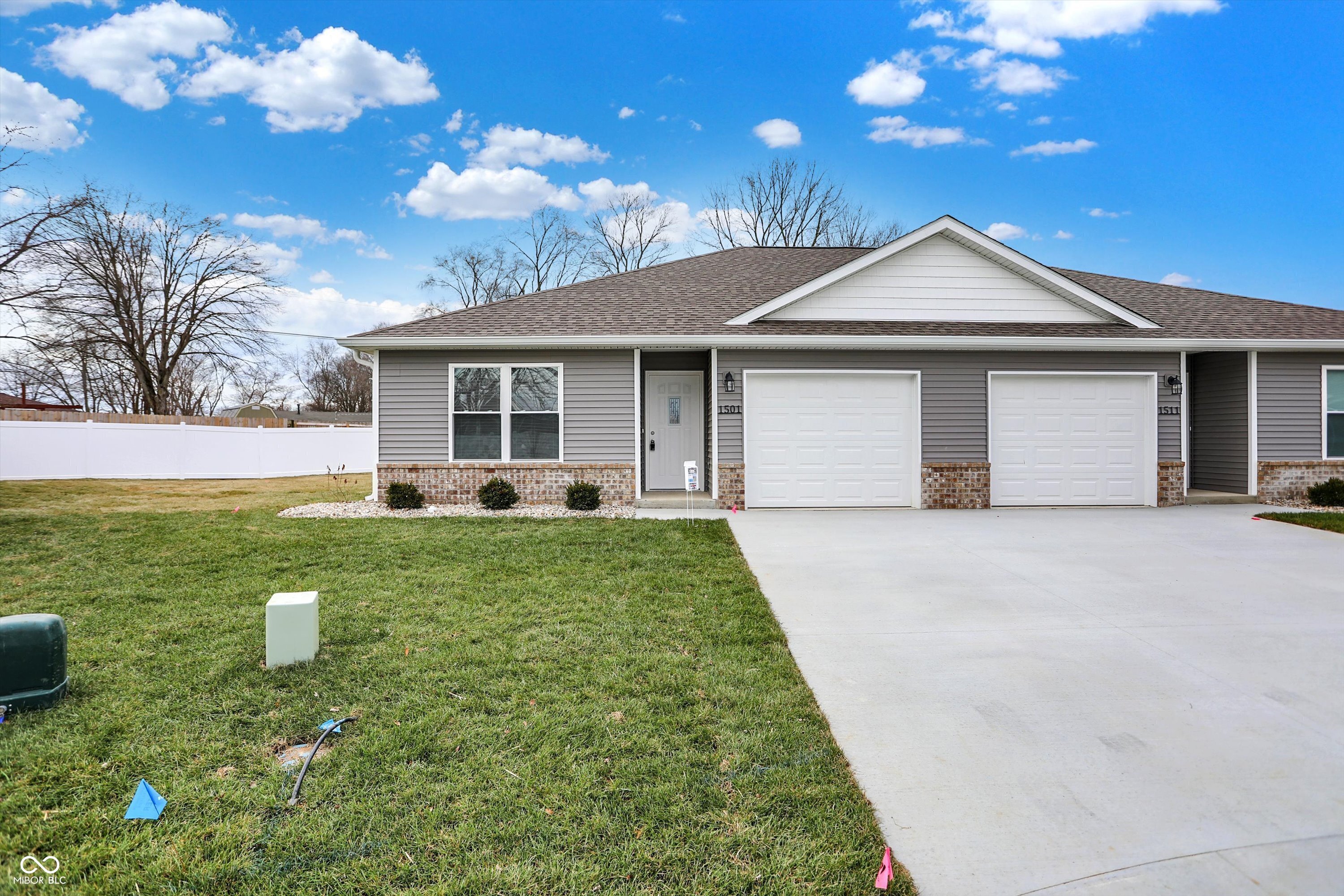Photo 1 of 17 — 1582 W Paula Drive, Columbus, IN 47201