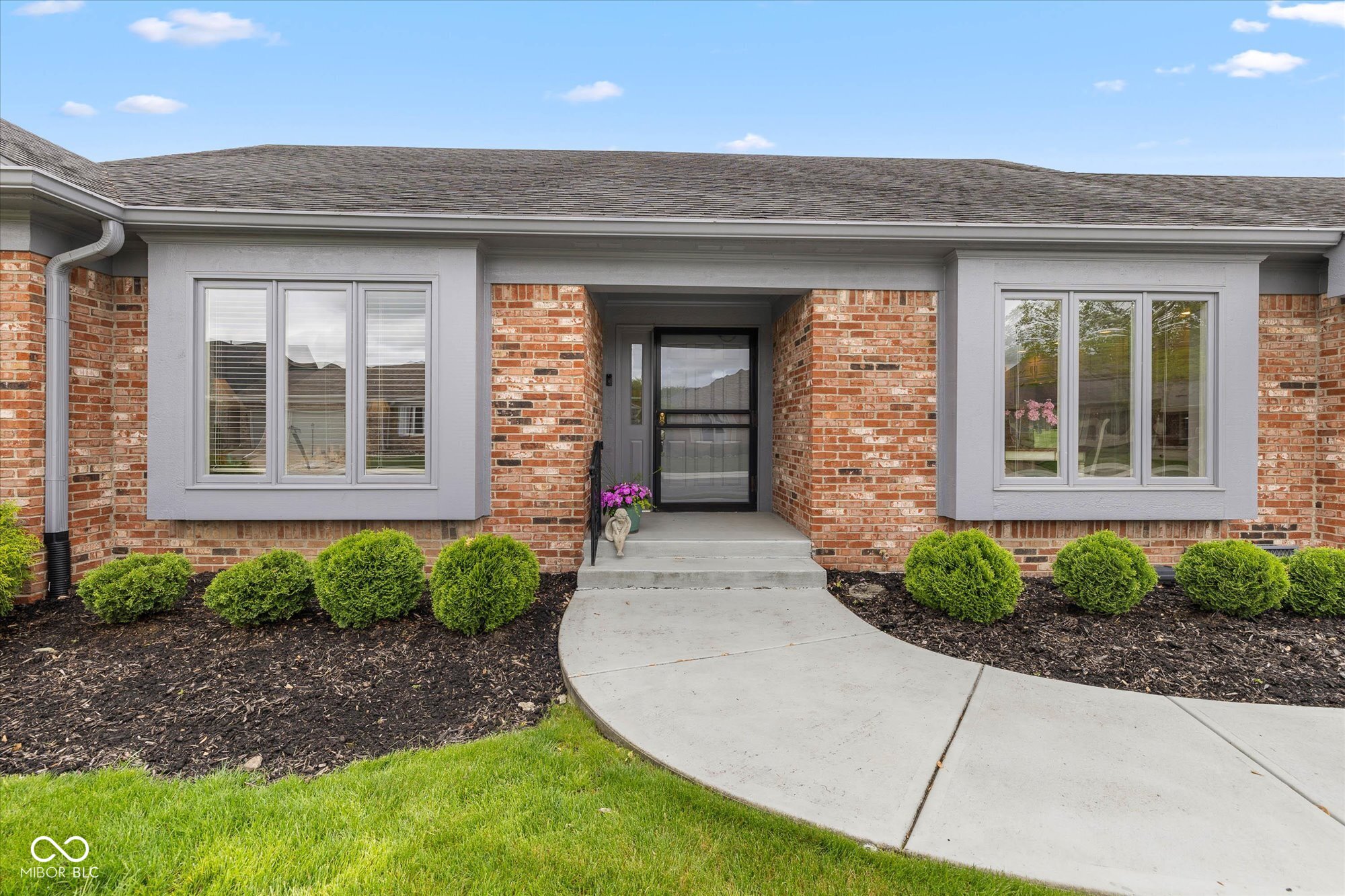 4711 Bentley Drive