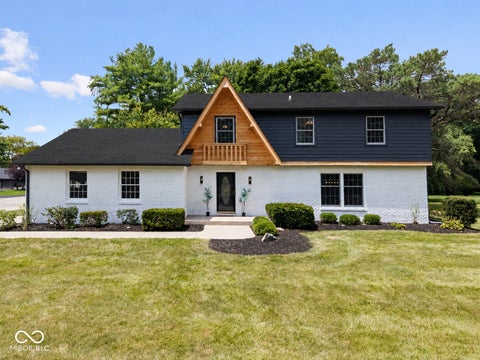 Photo of 10806 E Lakeshore Drive, Carmel, IN 46033 (MLS # 22115759)