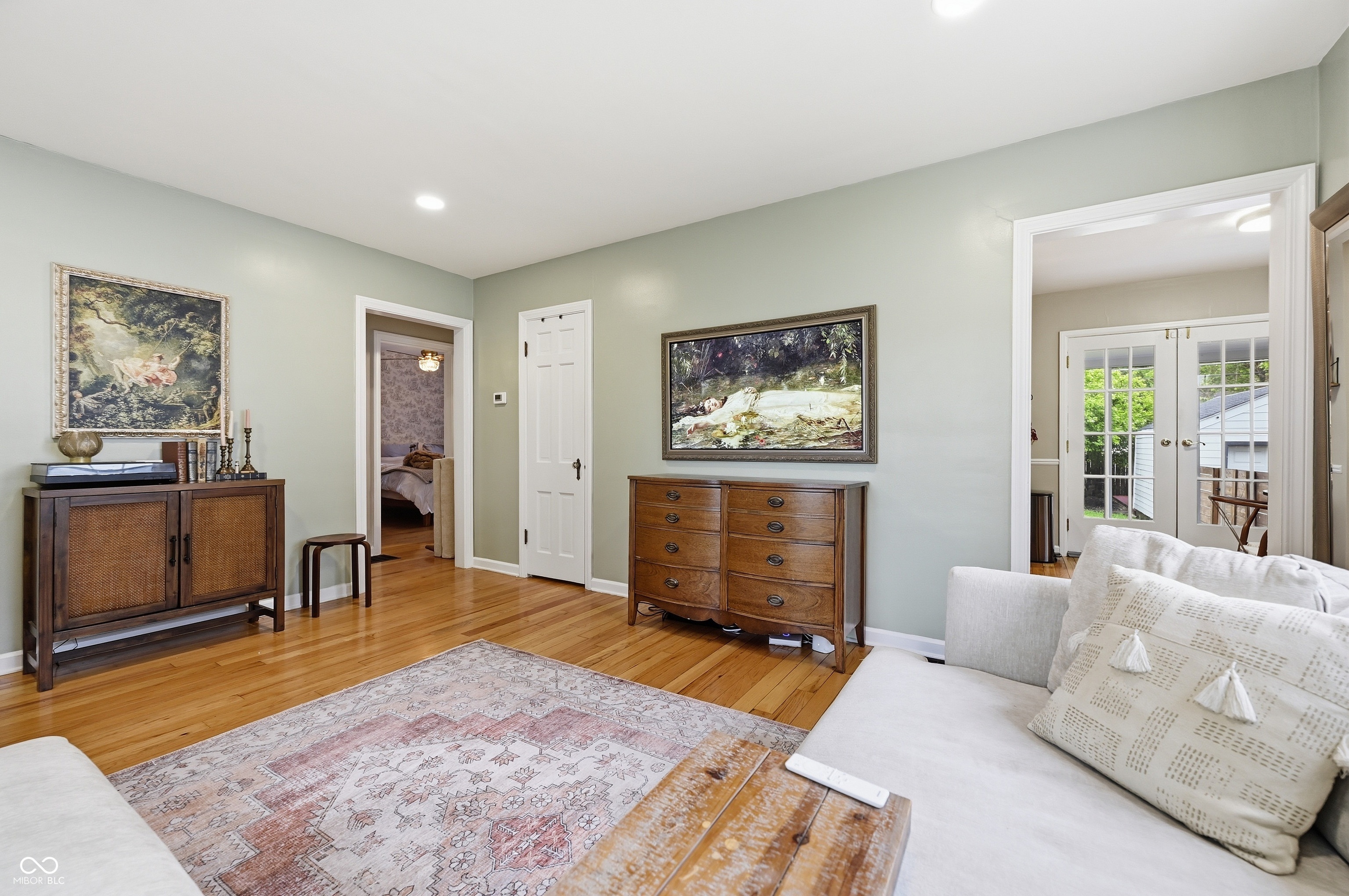 5355 Rosslyn Avenue