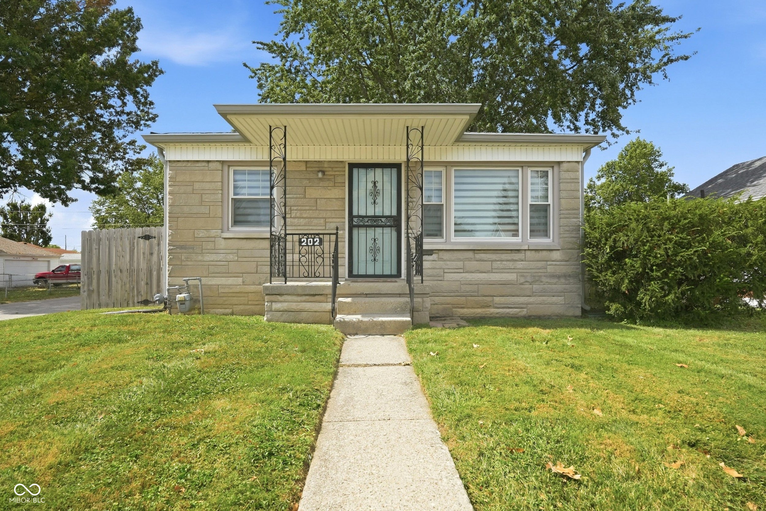 202 N 18th Avenue