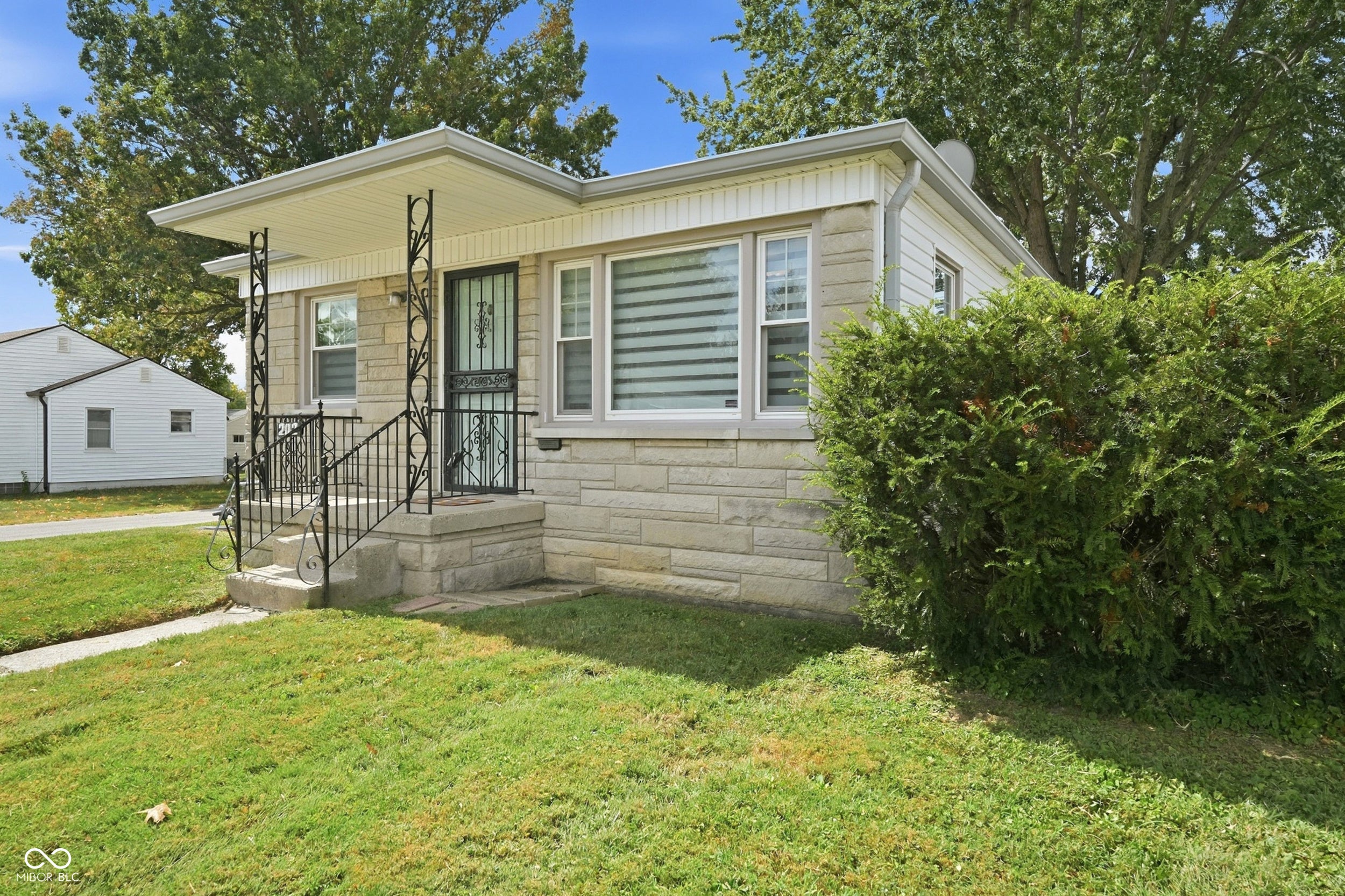 202 N 18th Avenue