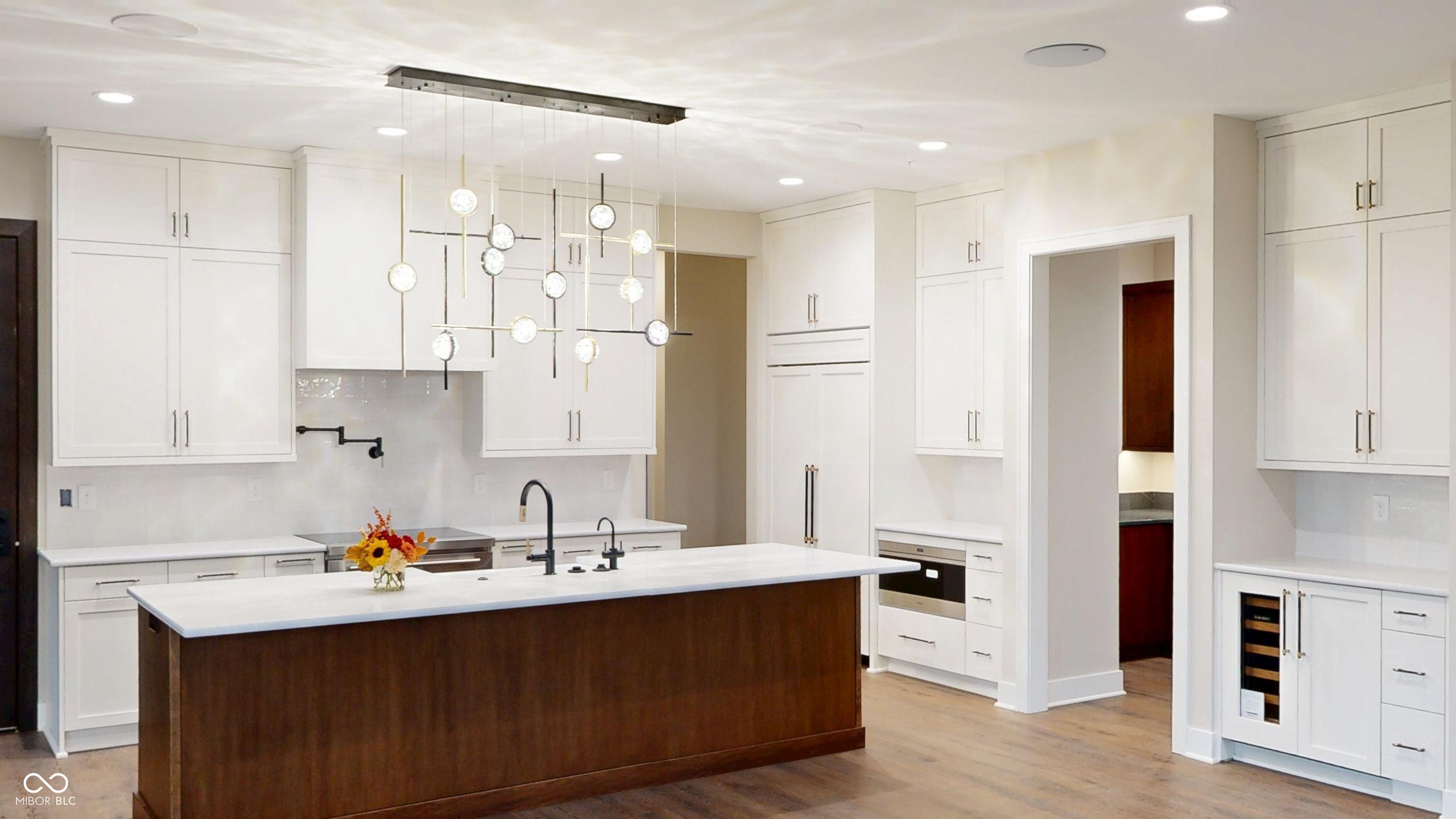 729 Livingstone Drive 400