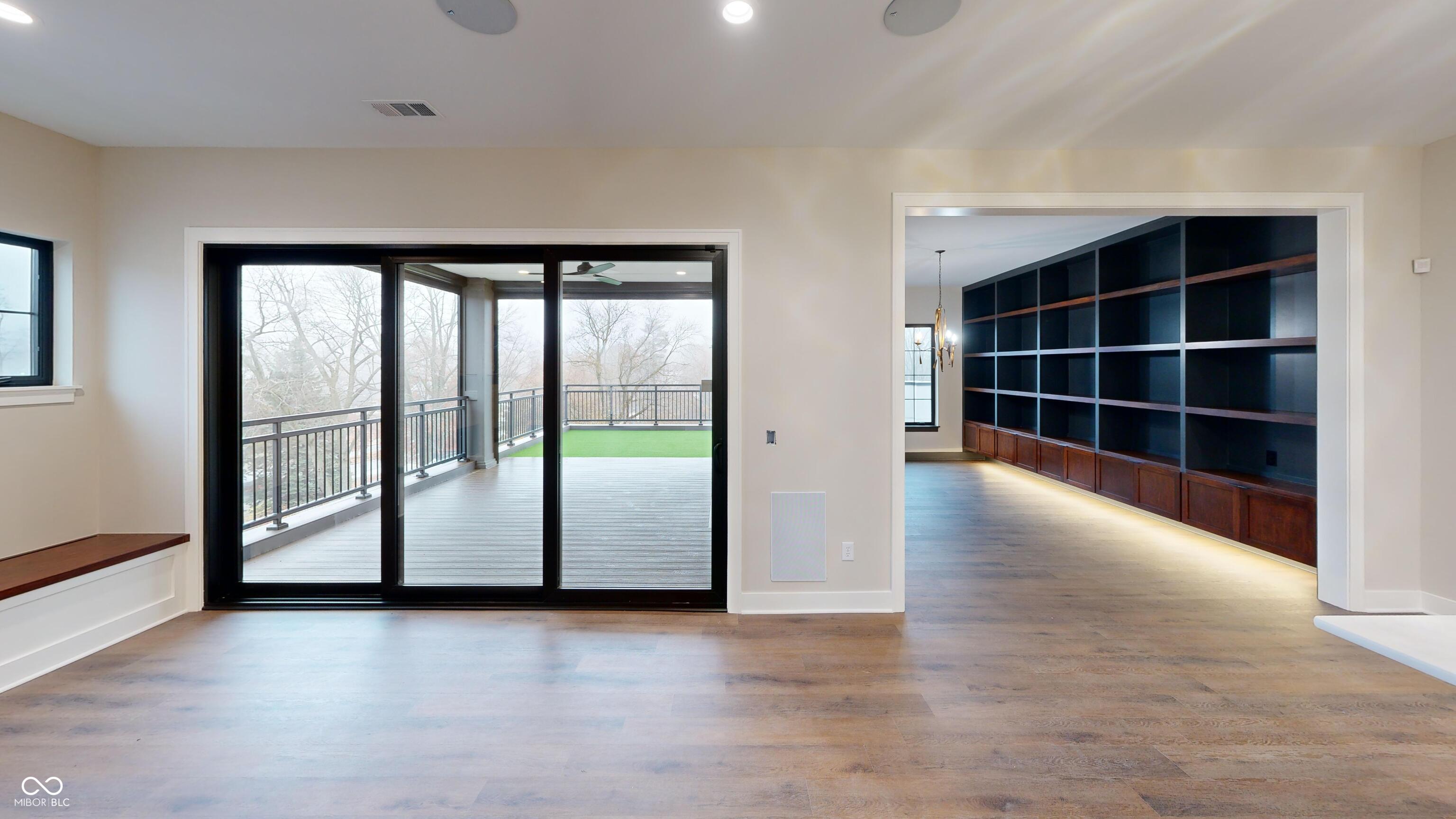 729 Livingstone Drive 400