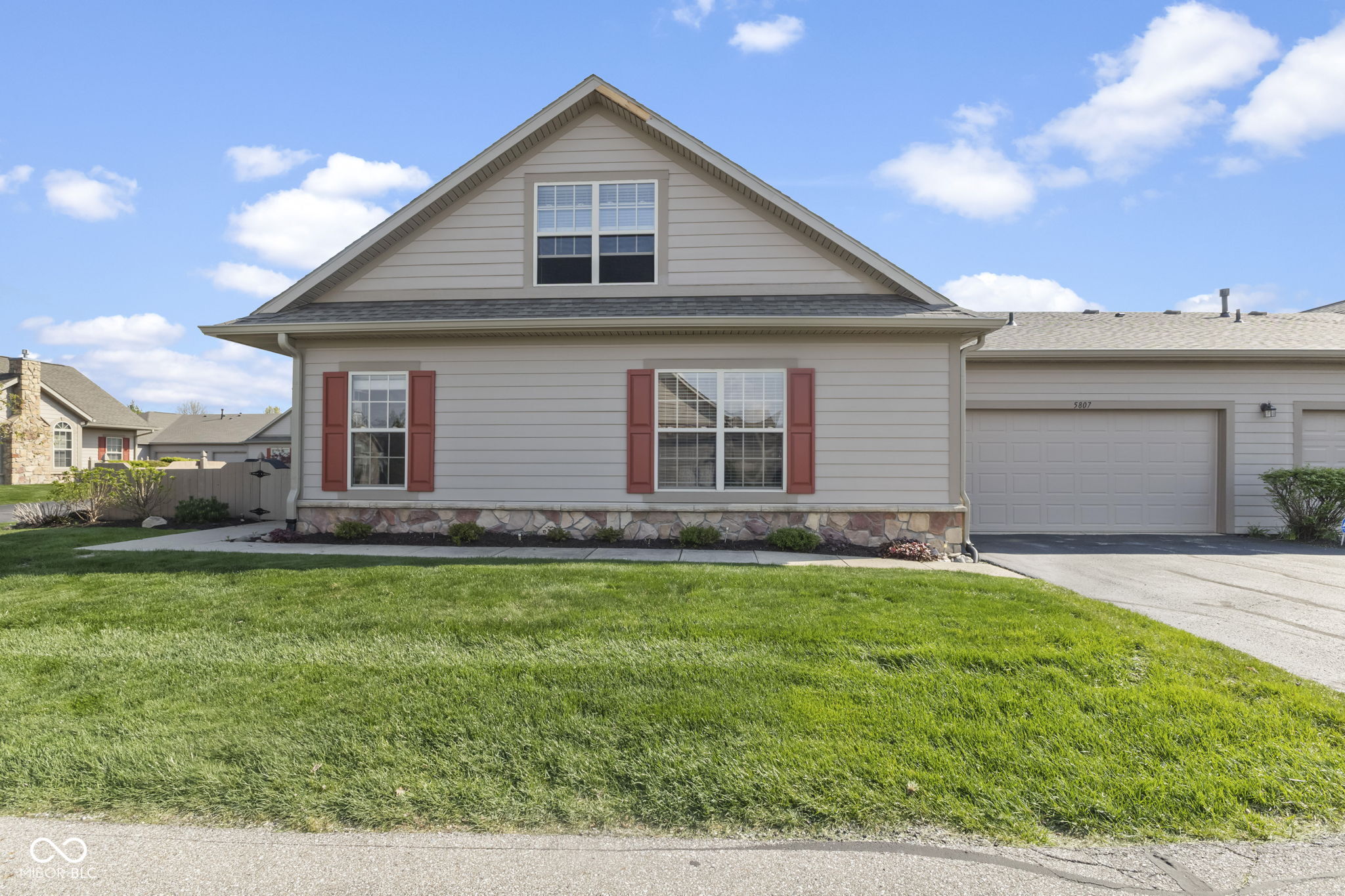 5807 Cool Hollow Way