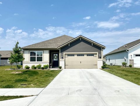 Photo of 6254 Cypress Court, McCordsville, IN 46055 (MLS # 22103044)