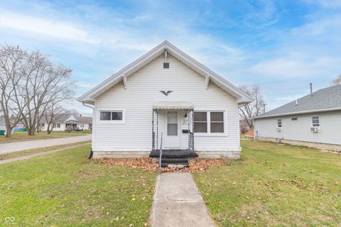 Photo of 2117 Cherrywood Avenue, New Castle, IN 47362 (MLS # 22075170)