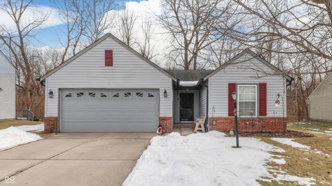Photo of 4035 Owster Way, Indianapolis, IN 46237 (MLS # 22083966)