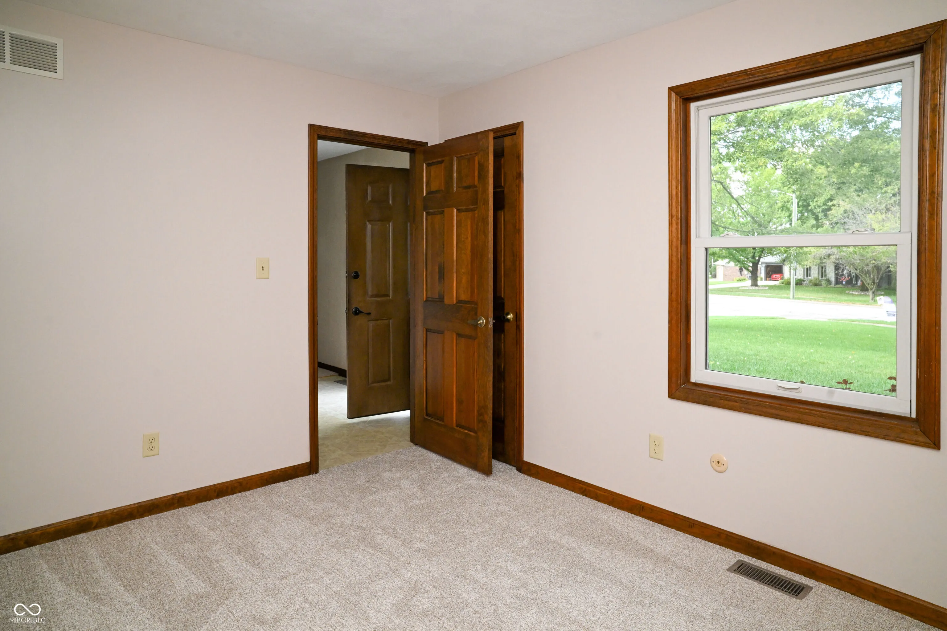 Greenwood, Indiana 46142, United States, 5 Bedrooms Bedrooms, ,3 BathroomsBathrooms,Residential,Active,225205