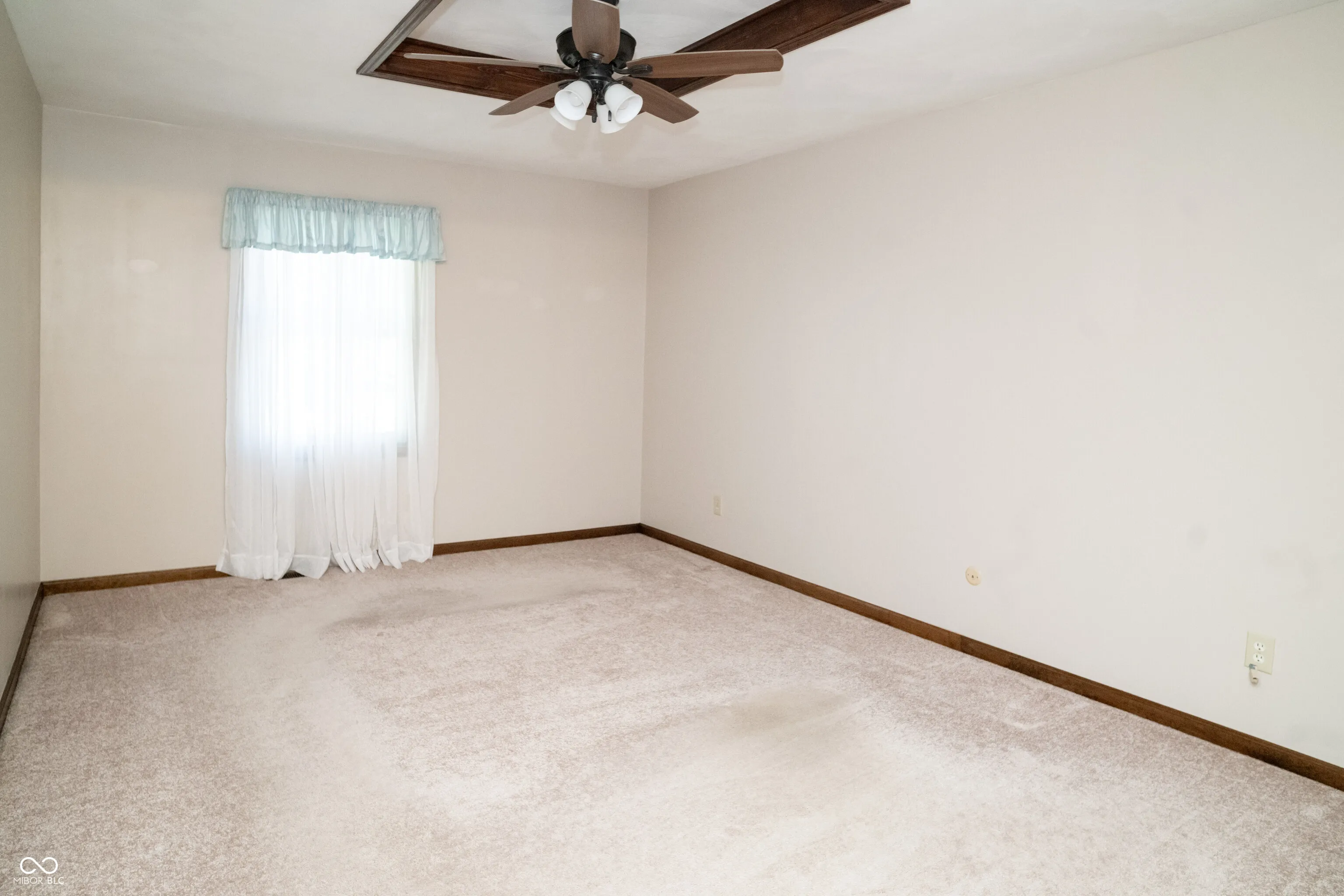 Greenwood, Indiana 46142, United States, 5 Bedrooms Bedrooms, ,3 BathroomsBathrooms,Residential,Active,225205