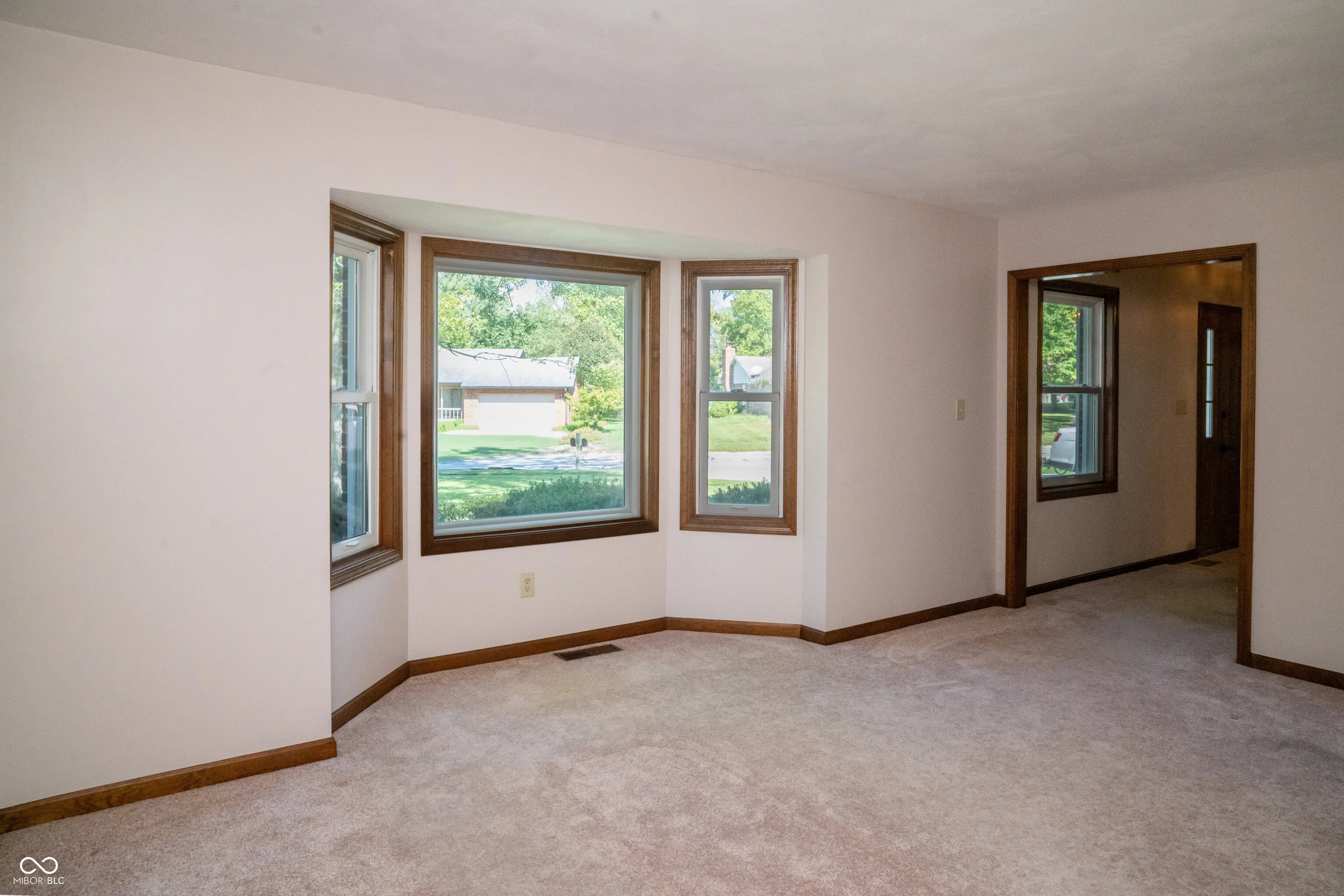 Greenwood, Indiana 46142, United States, 5 Bedrooms Bedrooms, ,3 BathroomsBathrooms,Residential,Active,225205