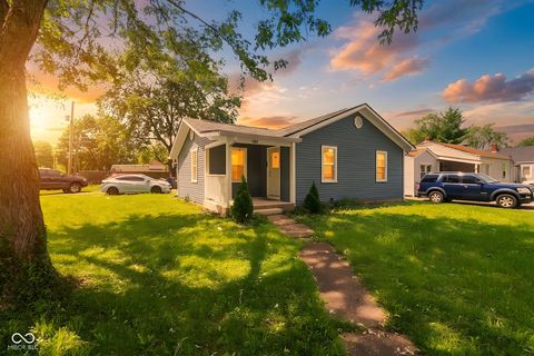 Photo of 560 Manhattan Avenue, Indianapolis, IN 46241 (MLS # 22098552)
