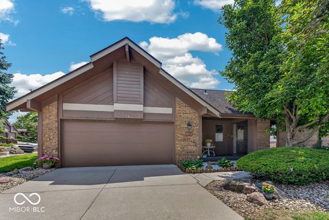 Photo of 803 Burwick Trce TRCE, Greenwood, IN 46143 (MLS # 22107977)