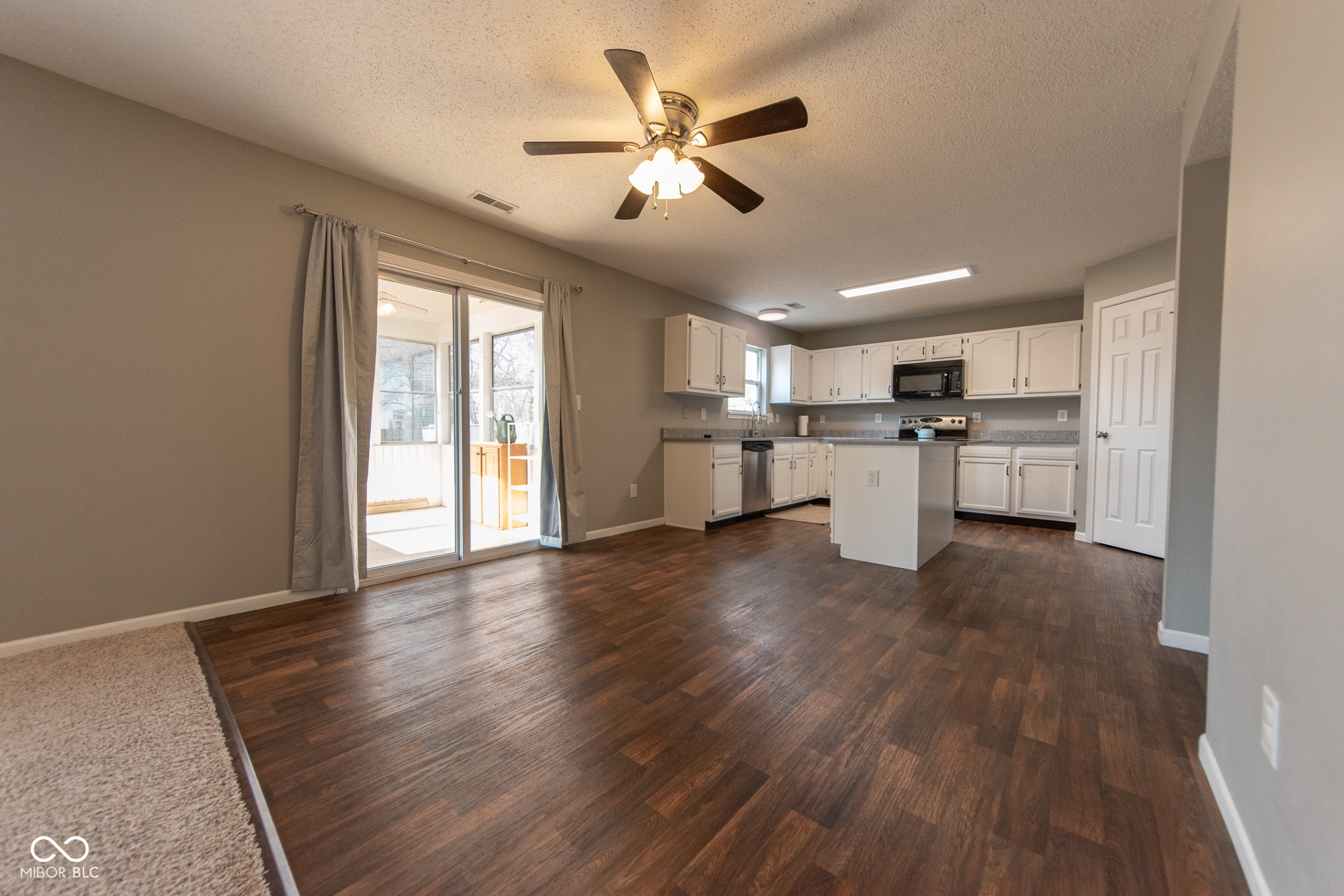 3244 Rolling Hill Drive