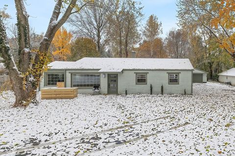 Photo of 3209 E Loretta Drive, Indianapolis, IN 46227 (MLS # 22084476)