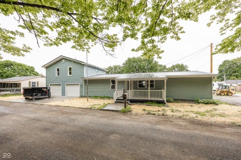 Photo of 611 N Franklin Street, Knightstown, IN 46148 (MLS # 22102326)