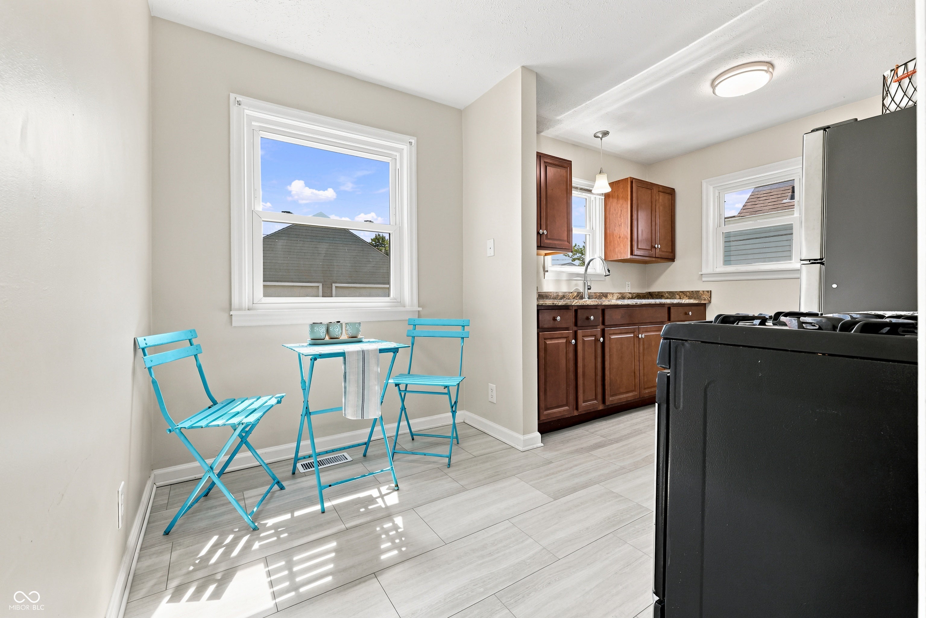 329 N 15th Avenue
