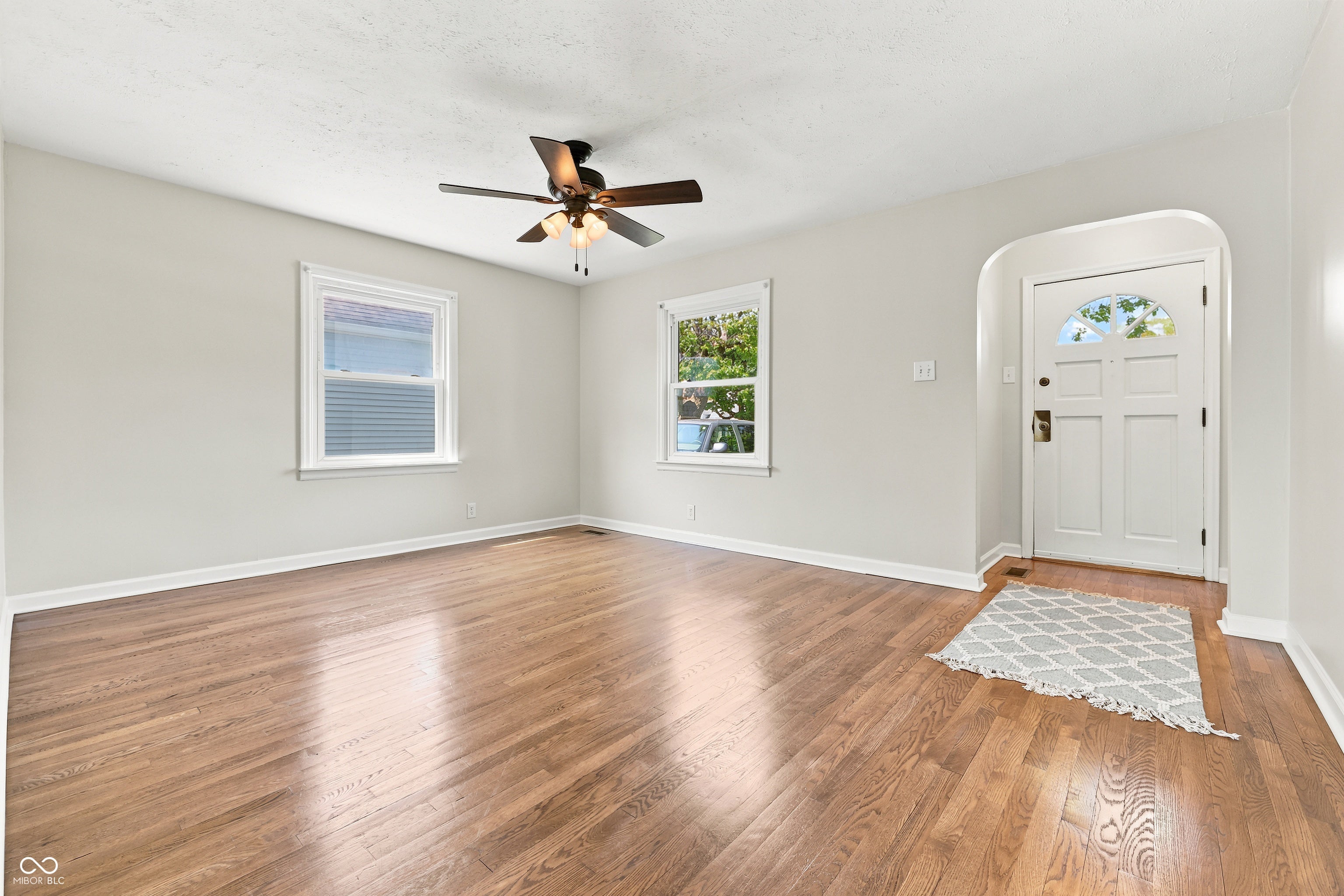 329 N 15th Avenue