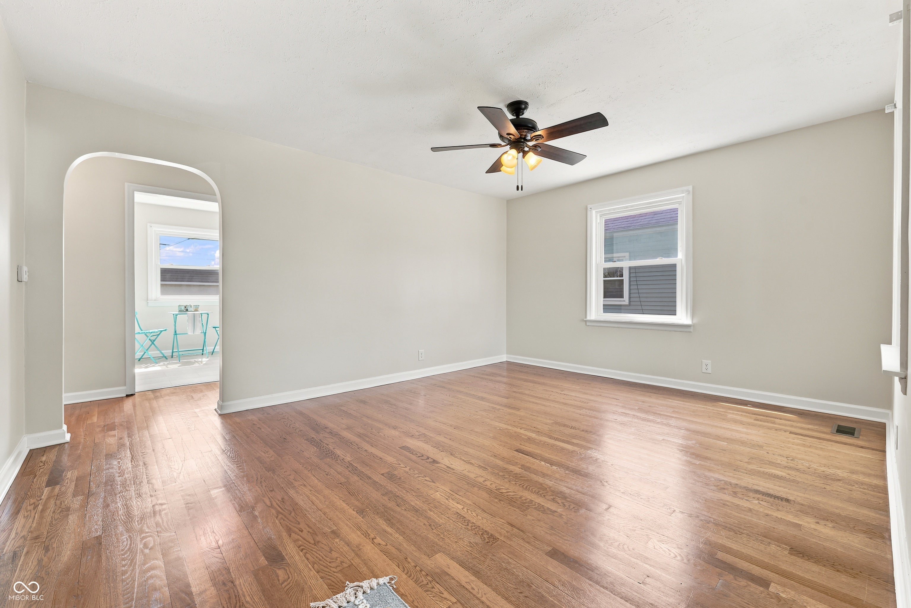 329 N 15th Avenue
