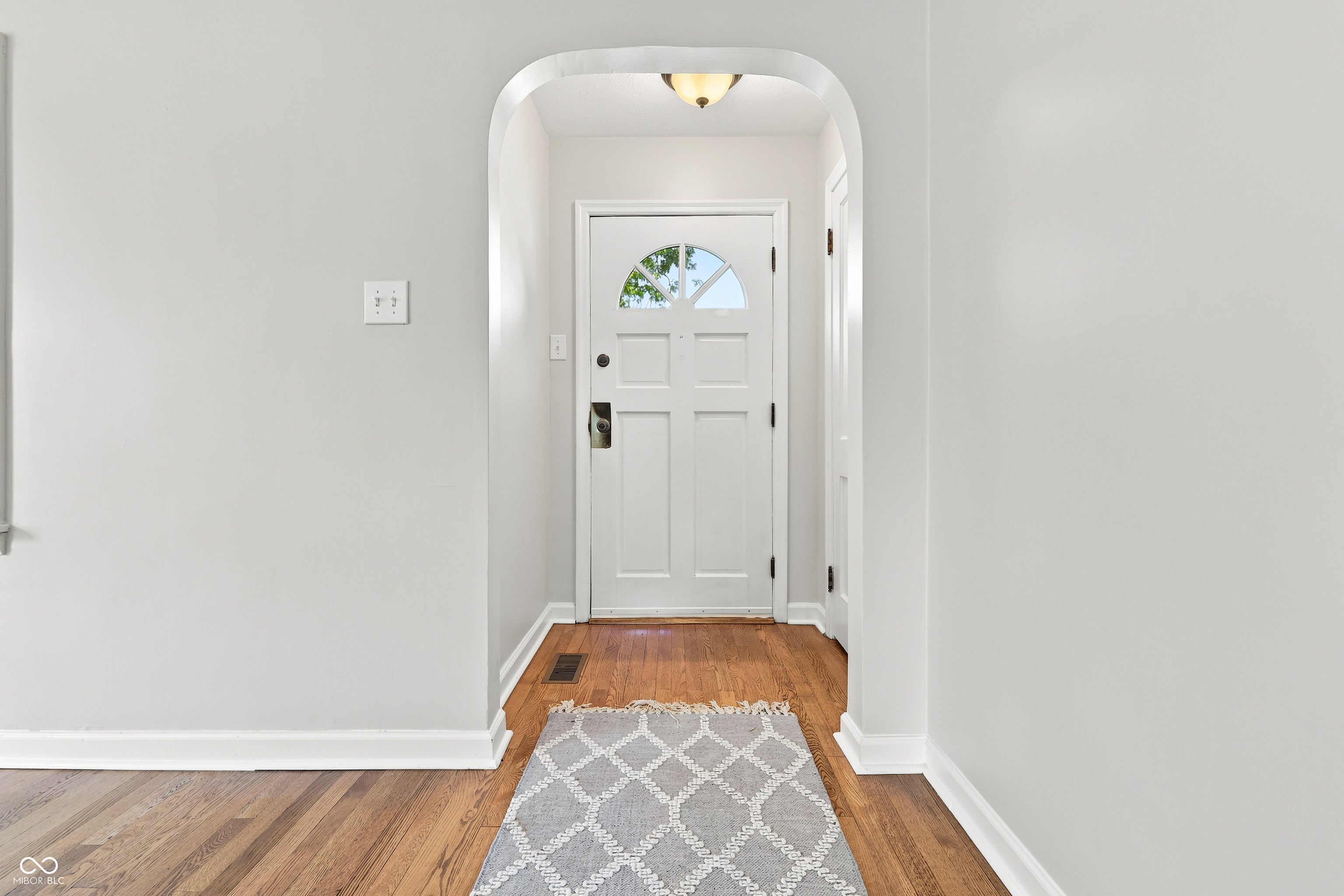 329 N 15th Avenue