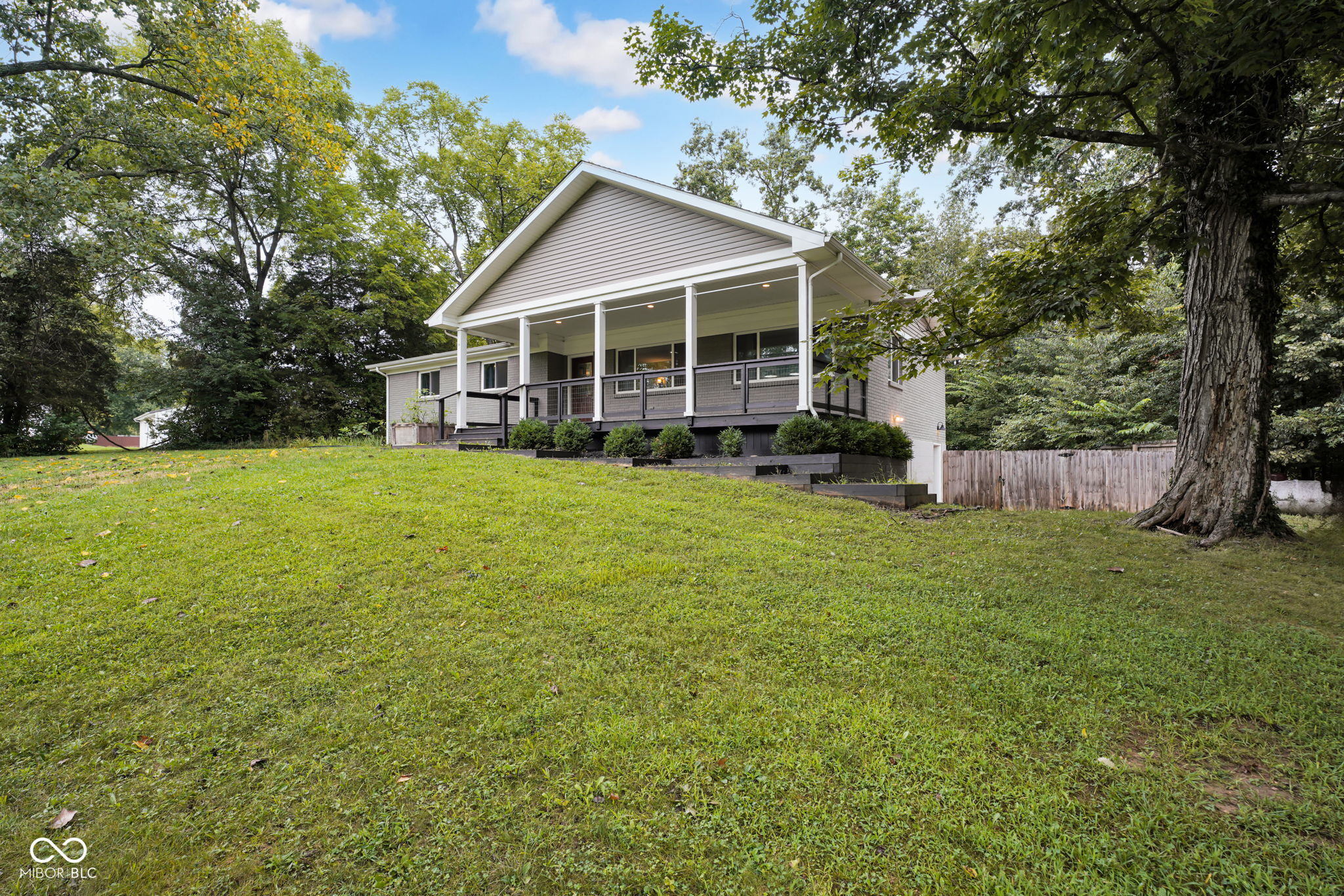 19514 E Lake Site Drive