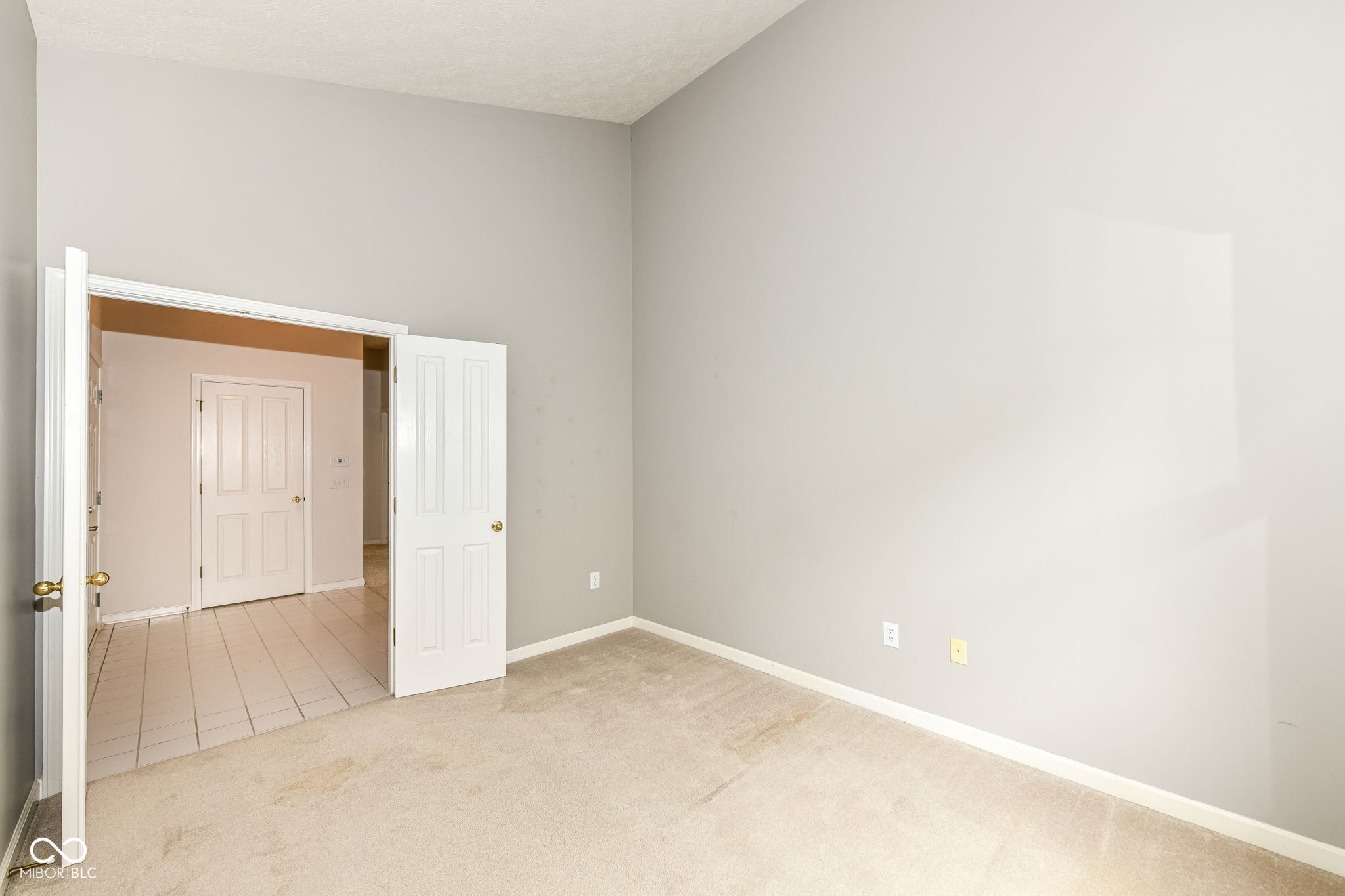 18009 Sun Ridge Circle