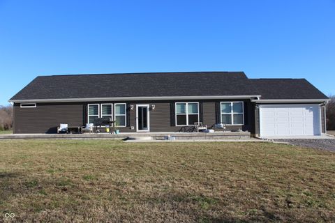 Photo of 5814 W County Road 100 S, Greencastle, IN 46135 (MLS # 22011179)