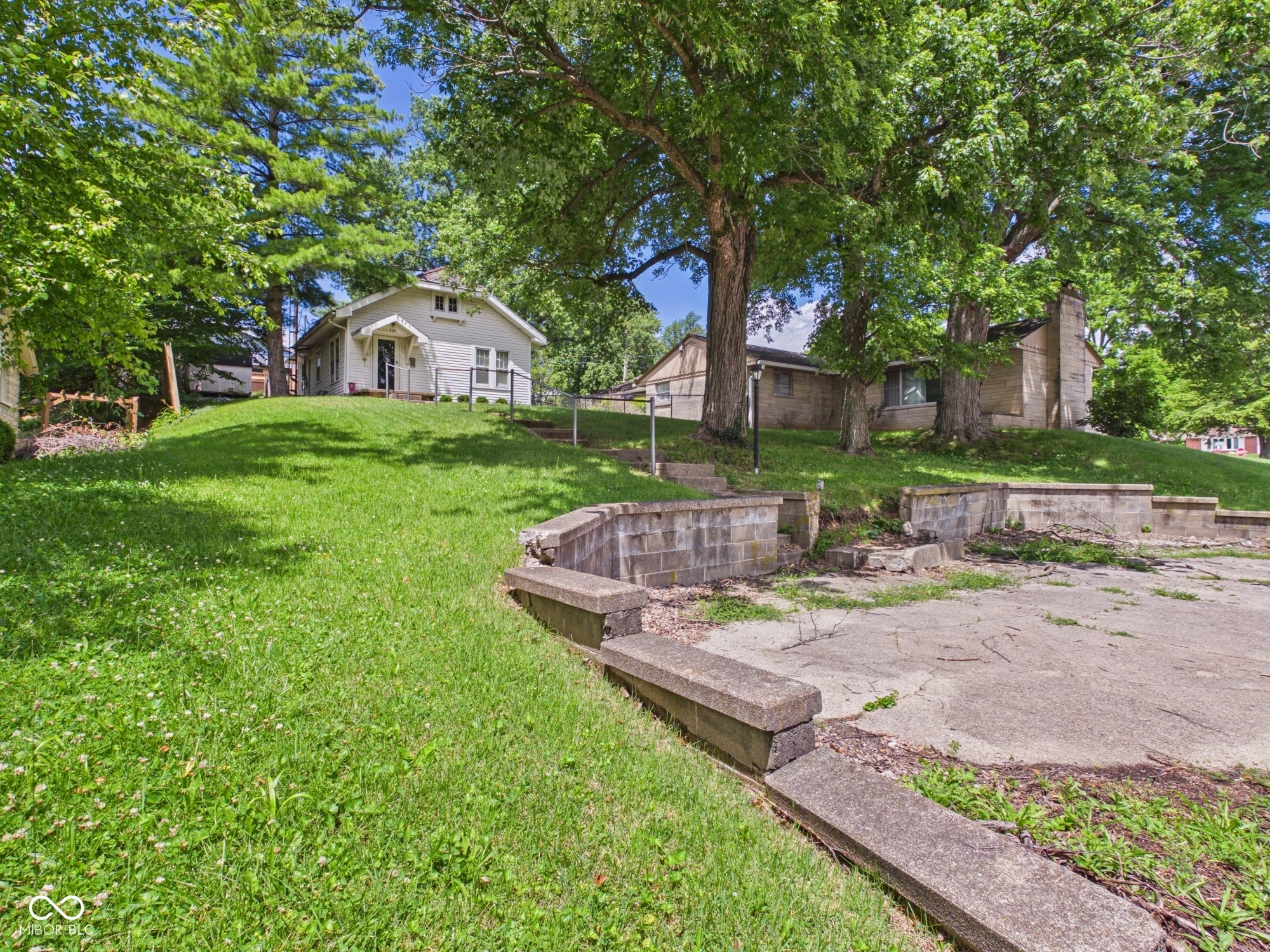 420 N Elm Street