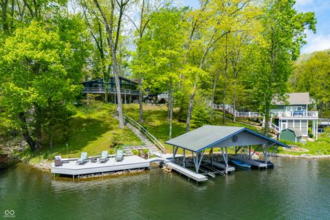 Photo of 7753 Ivy Drive, Nineveh, IN 46164 (MLS # 22037810)