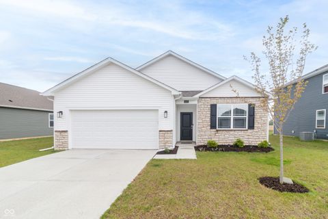 Photo of 1457 Fairmount Drive, Greenfield, IN 46140 (MLS # 22097594)