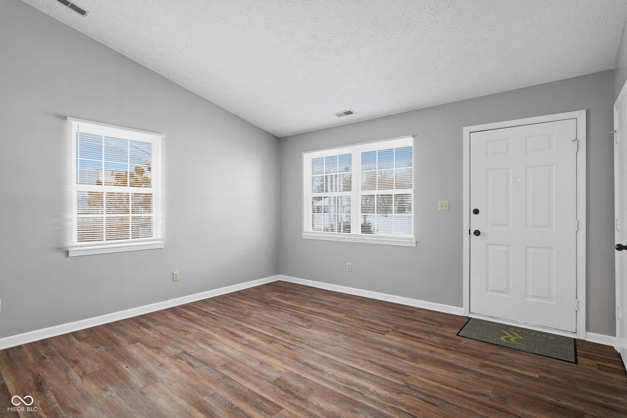 6643 S New Jersey Street