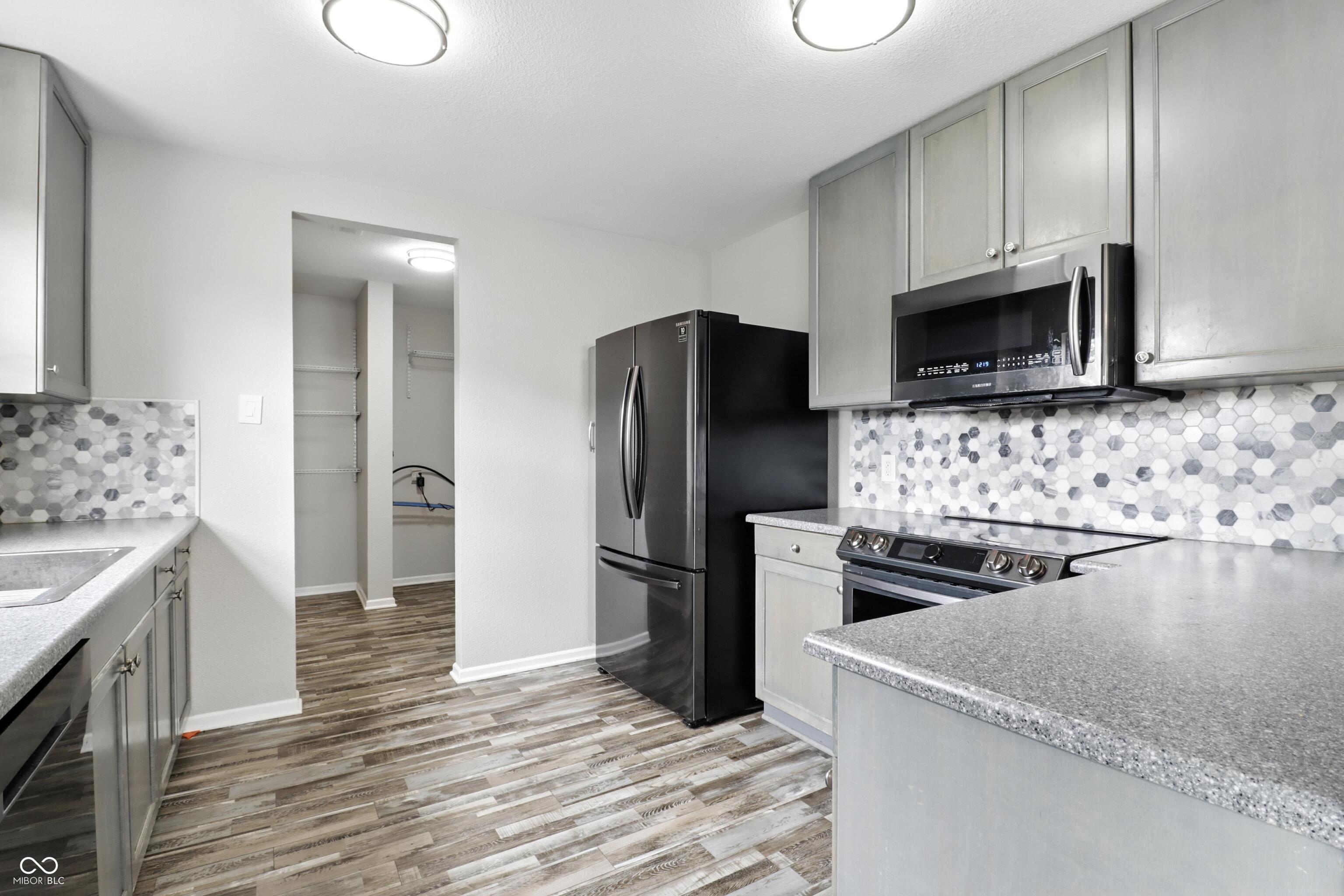 1236 N Aberdeen Drive