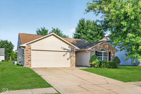 Photo of 13083 N Sterling Commons, Fishers, IN 46038 (MLS # 22117066)