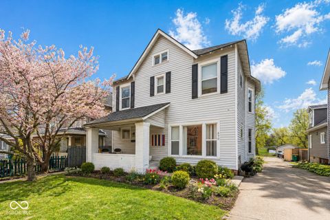 Photo of 690 E Jefferson Street, Franklin, IN 46131 (MLS # 22103358)