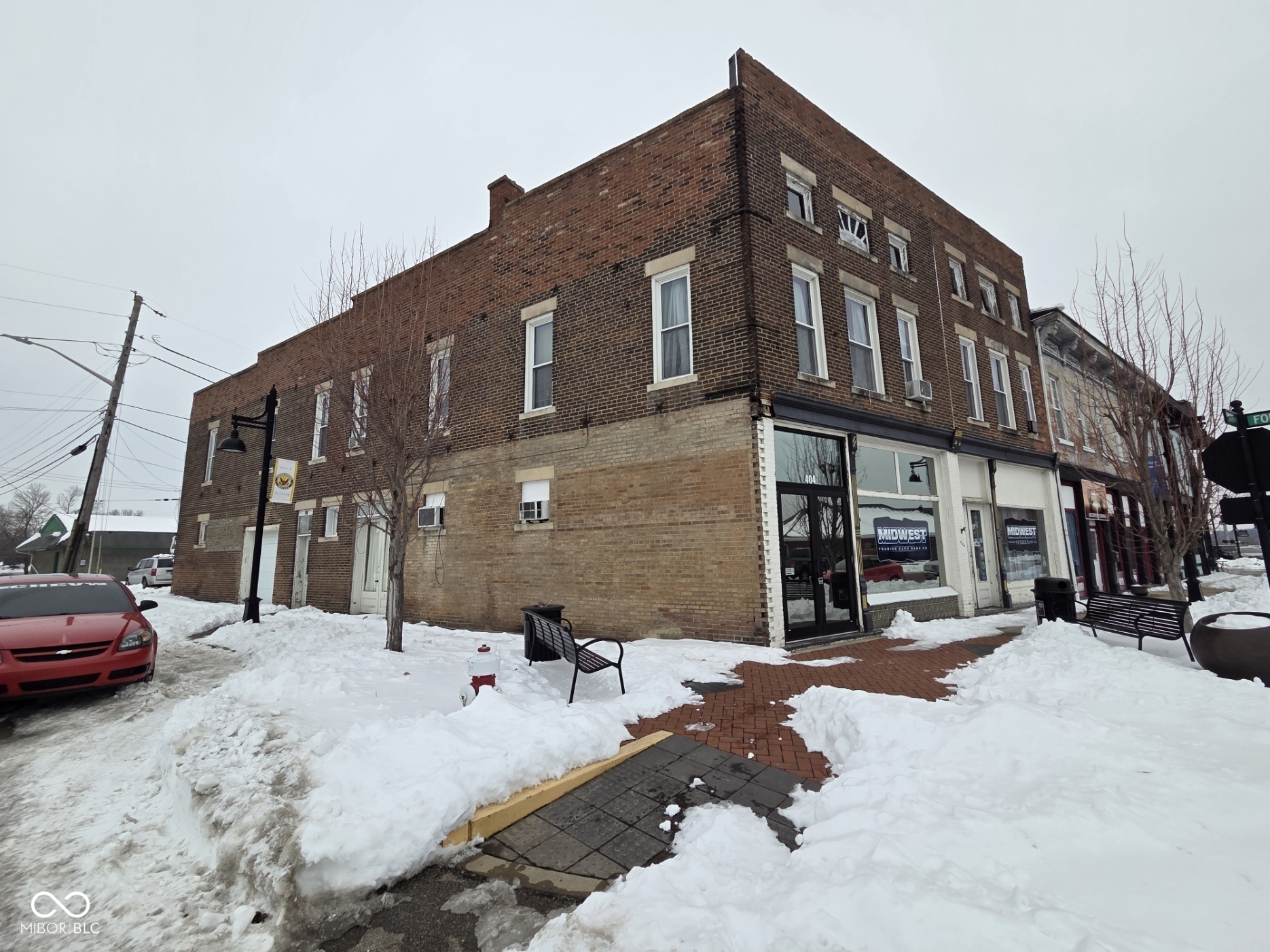 404 E O And M Avenue