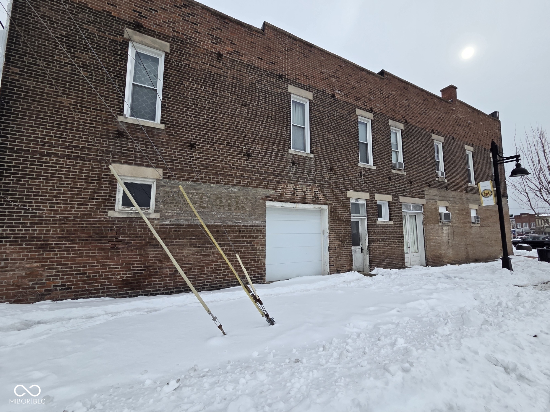 404 E O And M Avenue