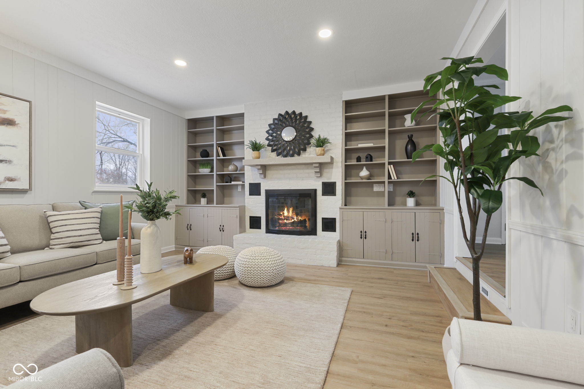 2735 Canterbury Lane