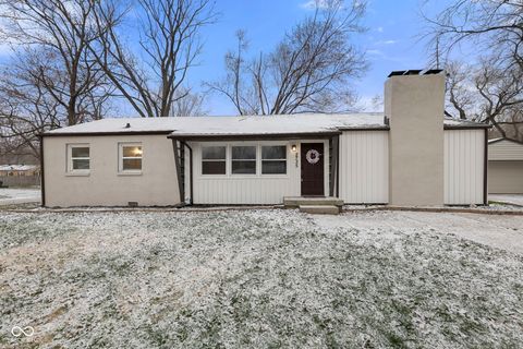 Photo of 2735 Canterbury Lane, Indianapolis, IN 46220 (MLS # 22089889)